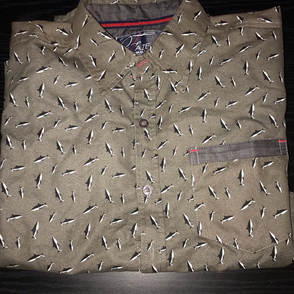 Men’s button up short sleeve